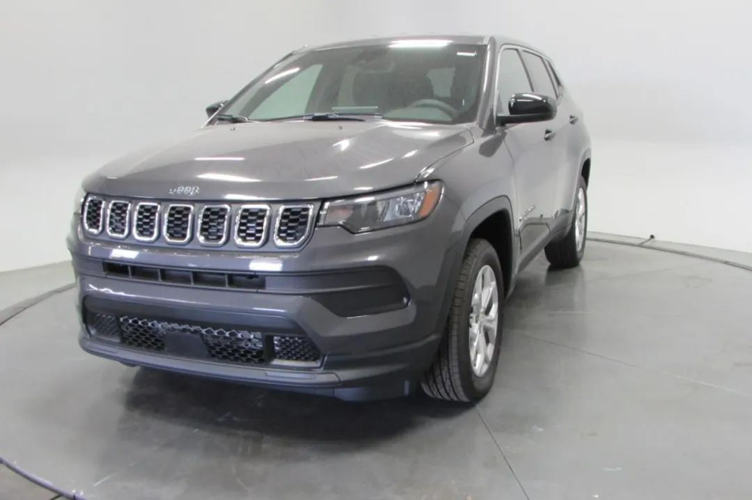 2024 Jeep Compass - 3C4NJDAN2RT164225 - Image #2