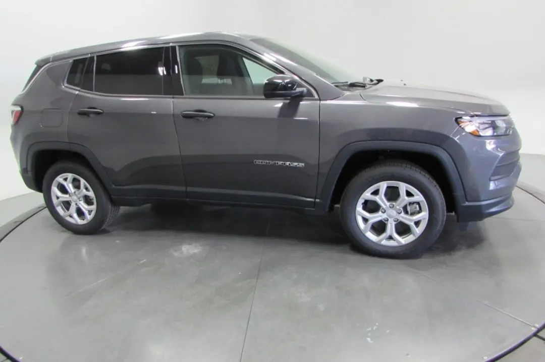 2024 Jeep Compass - 3C4NJDAN2RT164225 - Image #3