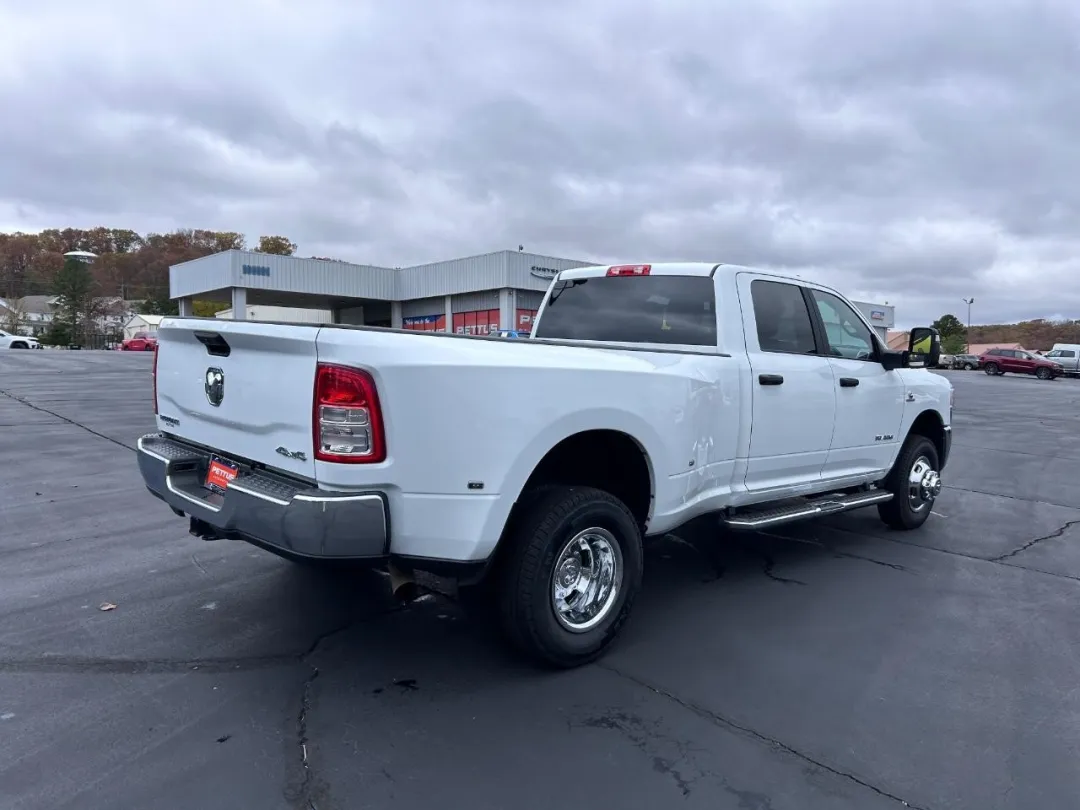 2024 Ram 3500 - 3C63RRHL4RG155706 - Image #2