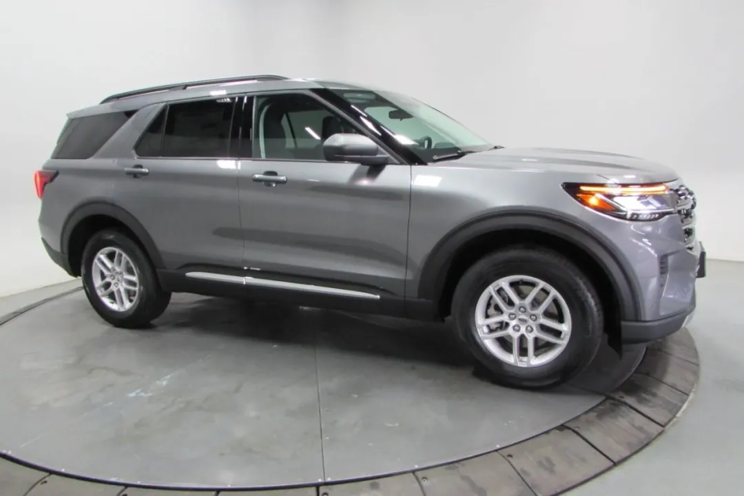 2025 Ford Explorer - 1FMUK8DHXSGB86386 - Image #3